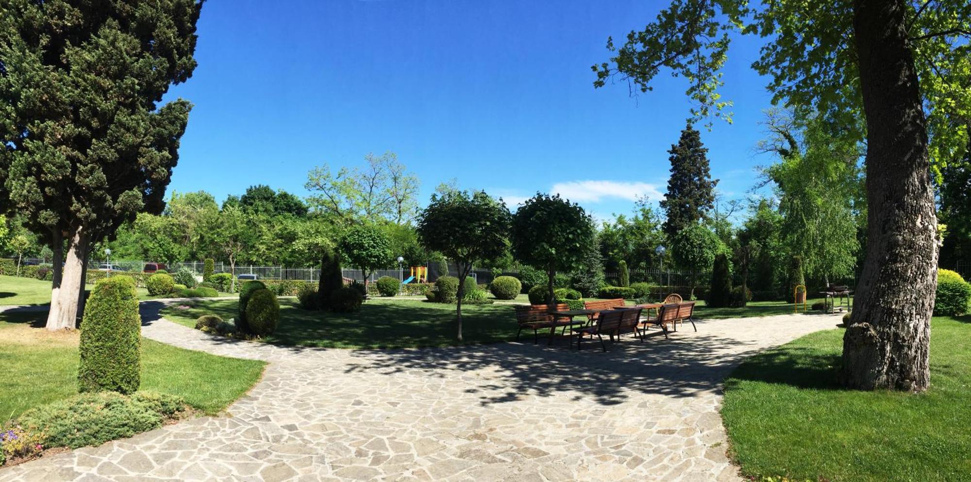 Varna Garden View Apartment Buitenkant foto